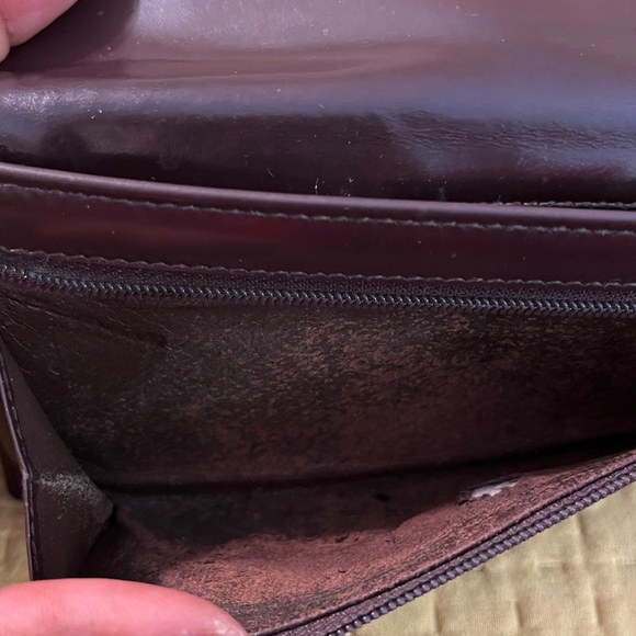 Gucci leather wallet. 100% Authentic. PreLoved but still lots of life left. - Picture 13 of 16